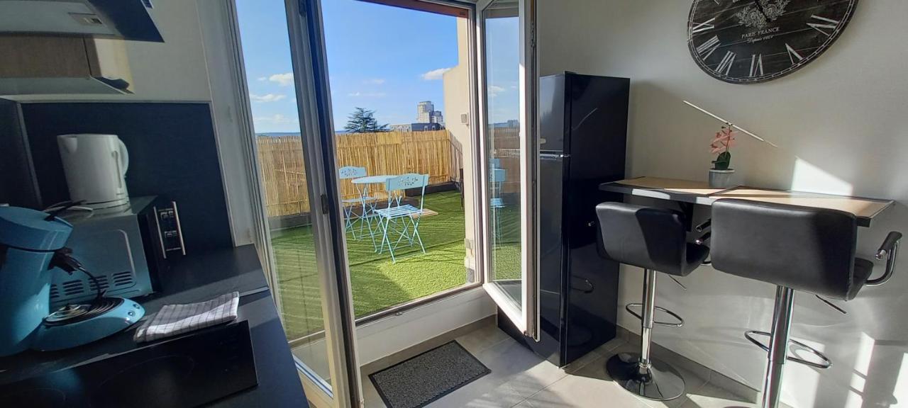 Le Belvedere Dernier Etage Avec Terrasse Wifi Fibre Apartment Tarbes Bagian luar foto