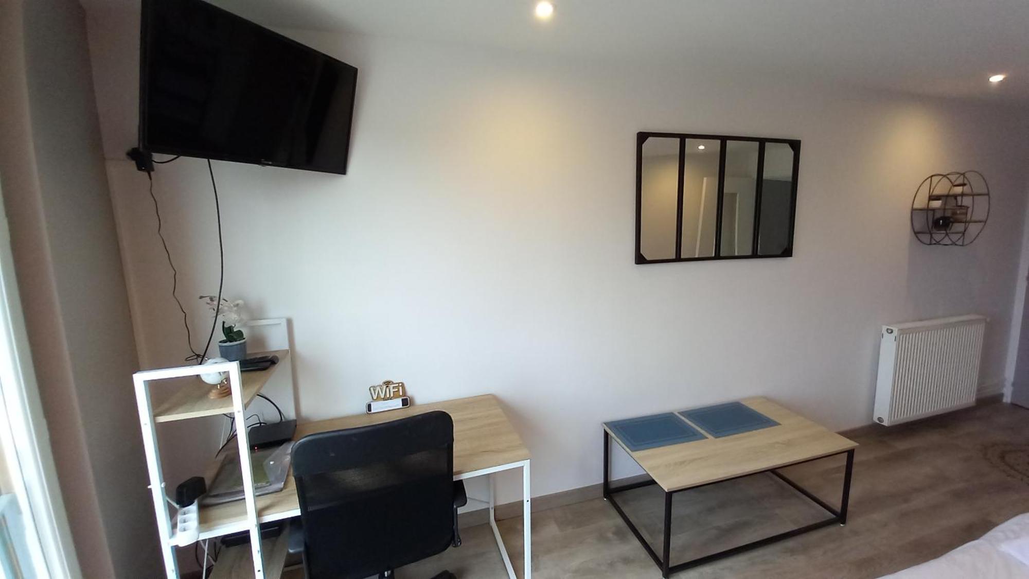 Le Belvedere Dernier Etage Avec Terrasse Wifi Fibre Apartment Tarbes Bagian luar foto